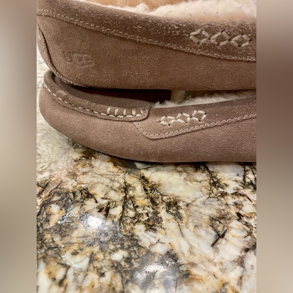 Women's UGG Chestnut Ansley Slippers- size 6- #1106878. - Picture 3 of 13